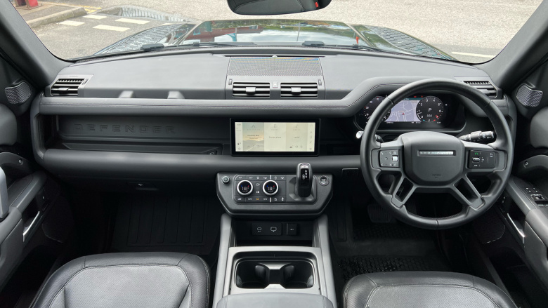 Land Rover Defender 2.0 P300 X-Dynamic SE 90 3dr Auto Petrol Estate